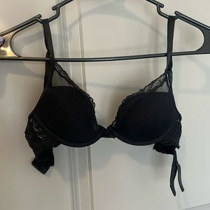 32A/XXS Black lace signature Pepper bra